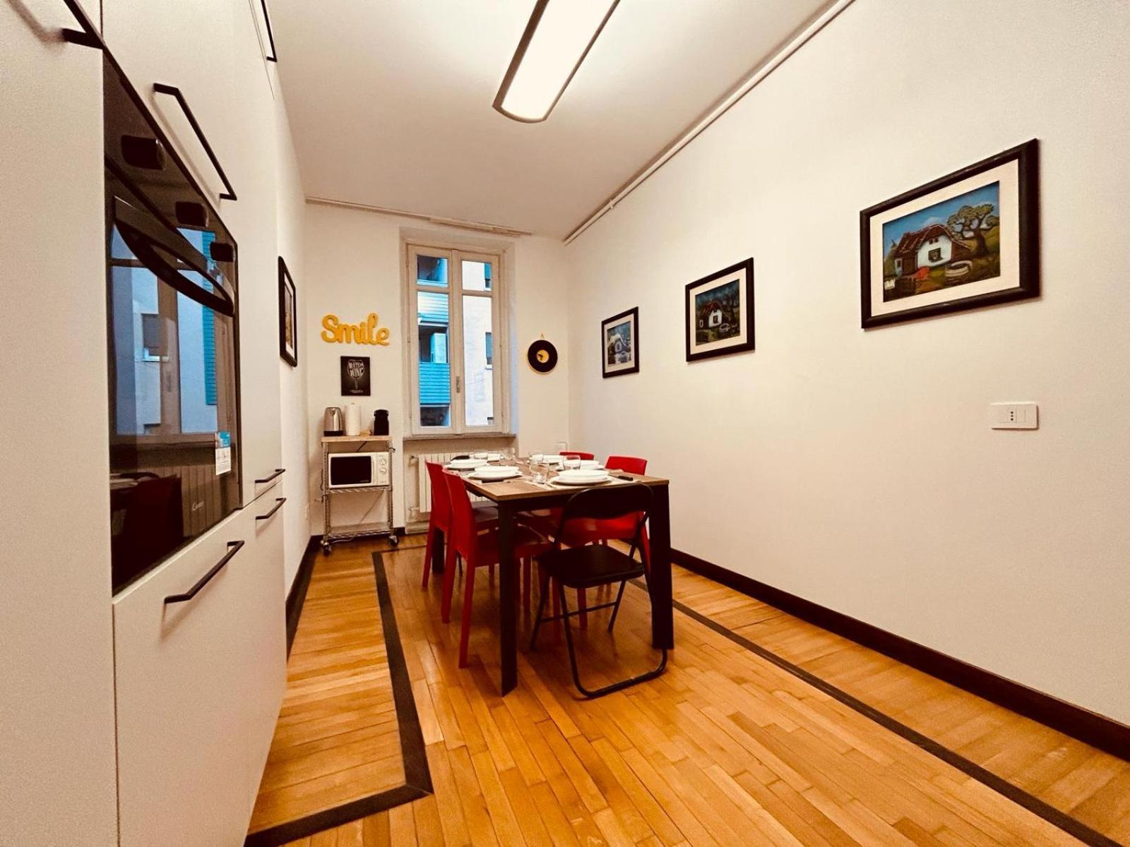 Ferienwohnung Kibilu - Via Medaglie D'Oro Centro Citta Con Parcheggio Varese Exterior foto