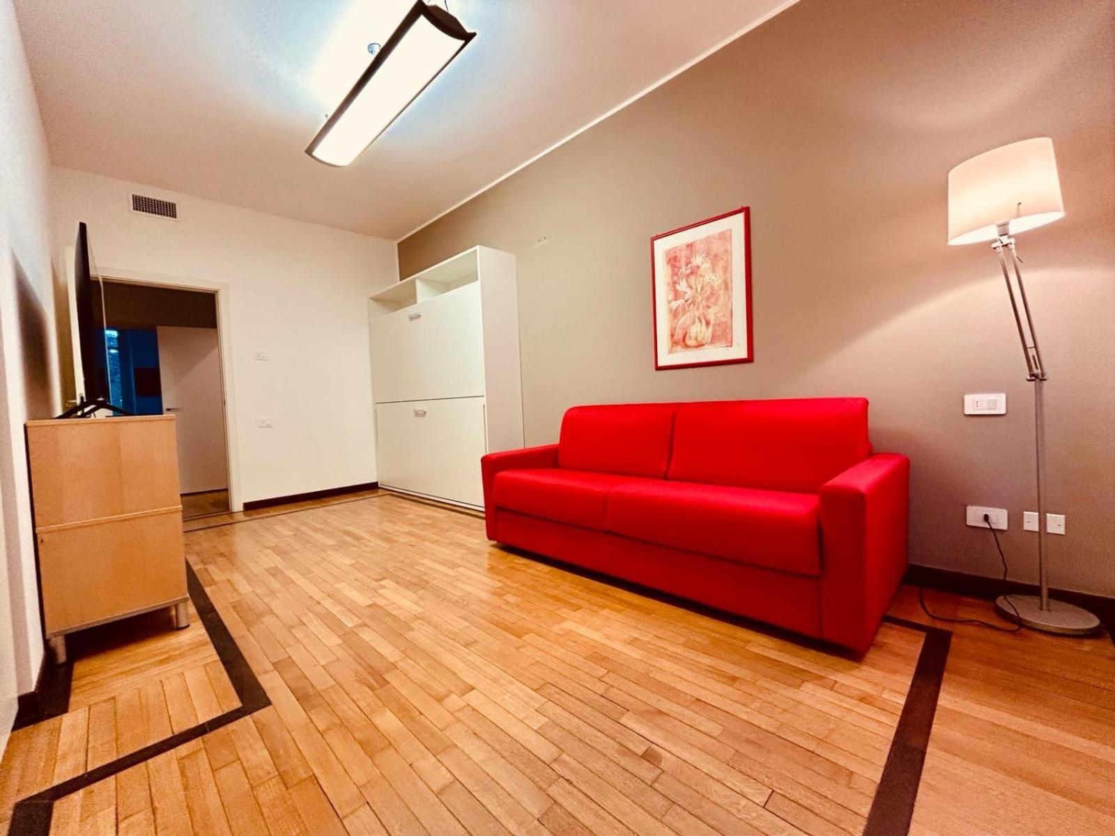 Ferienwohnung Kibilu - Via Medaglie D'Oro Centro Citta Con Parcheggio Varese Exterior foto