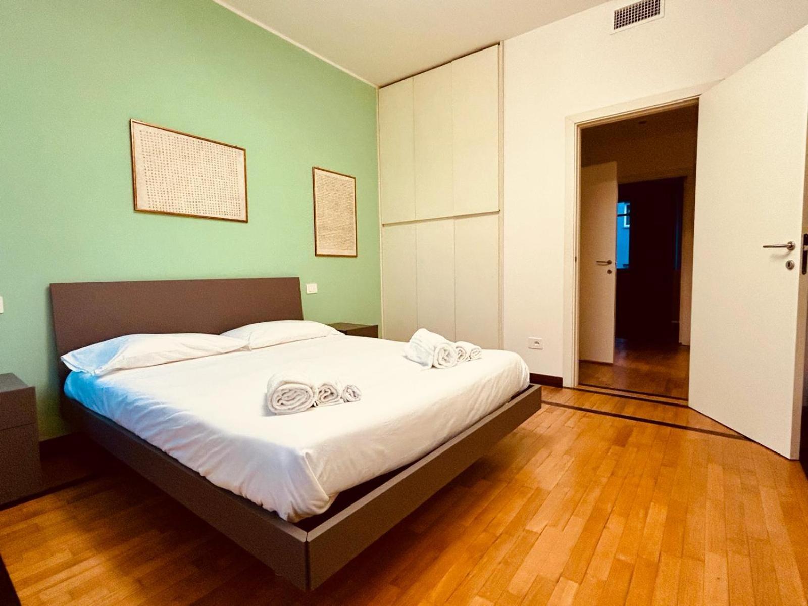Ferienwohnung Kibilu - Via Medaglie D'Oro Centro Citta Con Parcheggio Varese Exterior foto