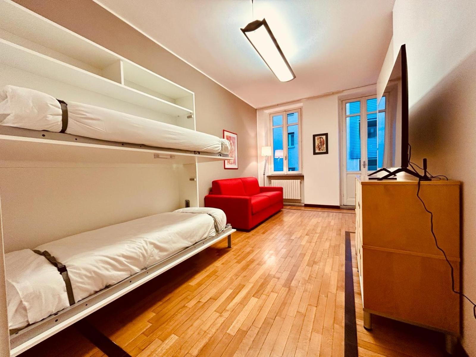Ferienwohnung Kibilu - Via Medaglie D'Oro Centro Citta Con Parcheggio Varese Exterior foto