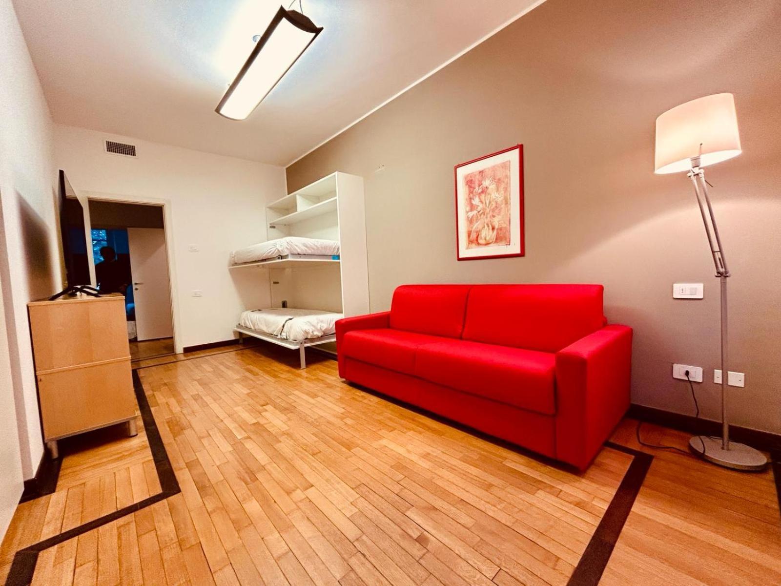 Ferienwohnung Kibilu - Via Medaglie D'Oro Centro Citta Con Parcheggio Varese Exterior foto